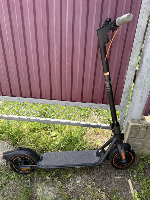 Самока ninebot бу в хорошому стані