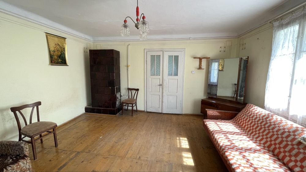 Продається цегляний будинок з комунікаціями