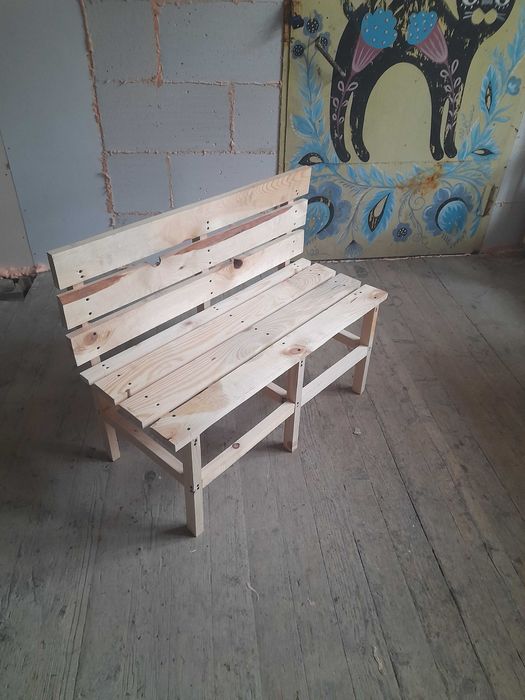 Столи, стільці, лавки для кав'ярні