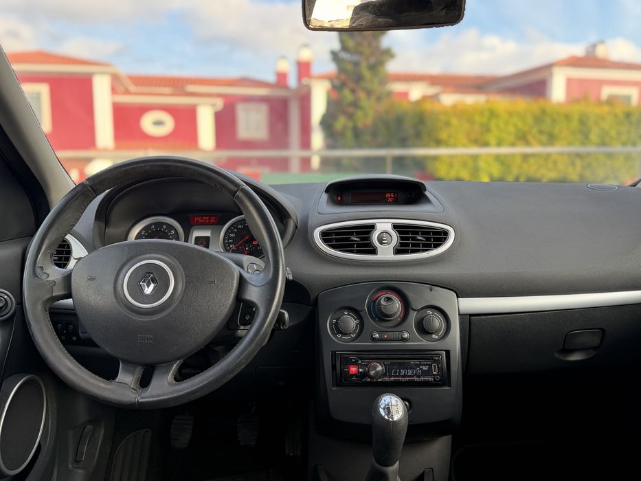 Renault Clio — fotografia 7