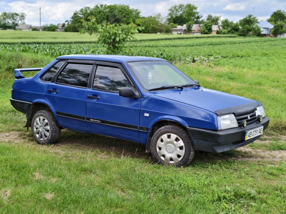 Продам автомобіль ваз 21099