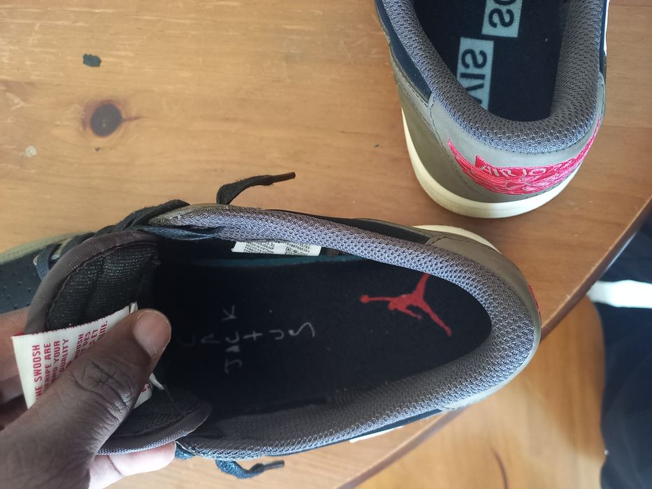 Air jordan 1 low travis scott