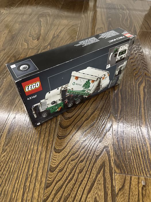 Garbage truck LEGO Technic
