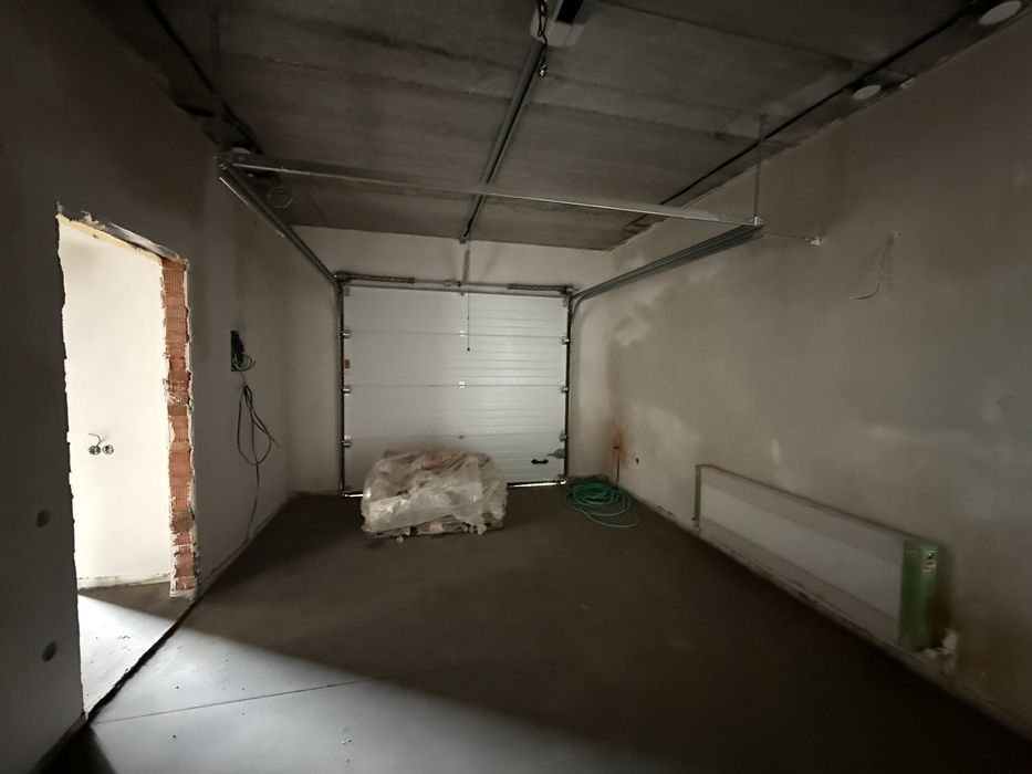 Продам дуплекс з гаражем