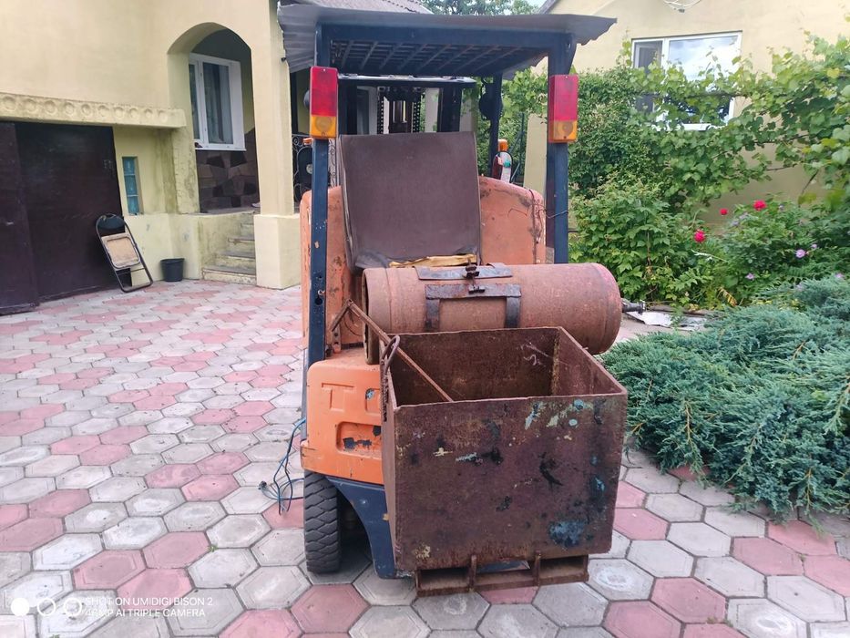 Вилочний погрузчик тойота газ/бензин, на механиці