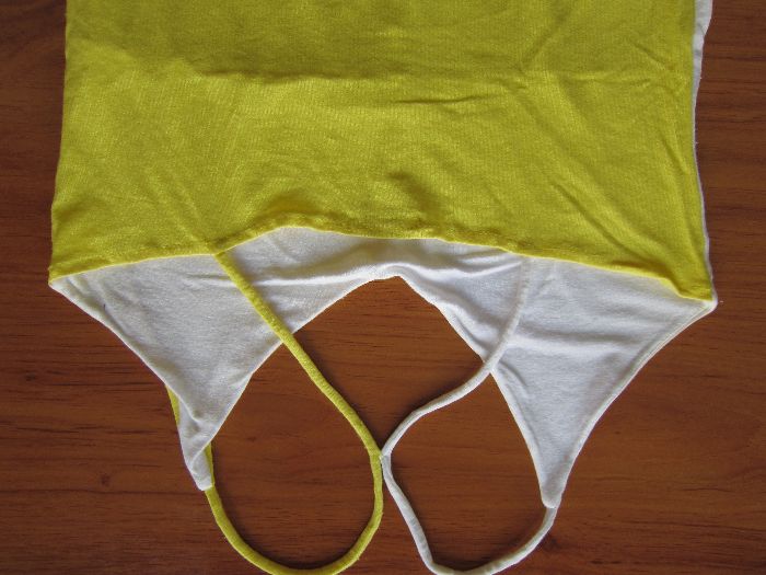 Top Amarelo e Branco com fitas ao pescoço com reforço no peito Mango T