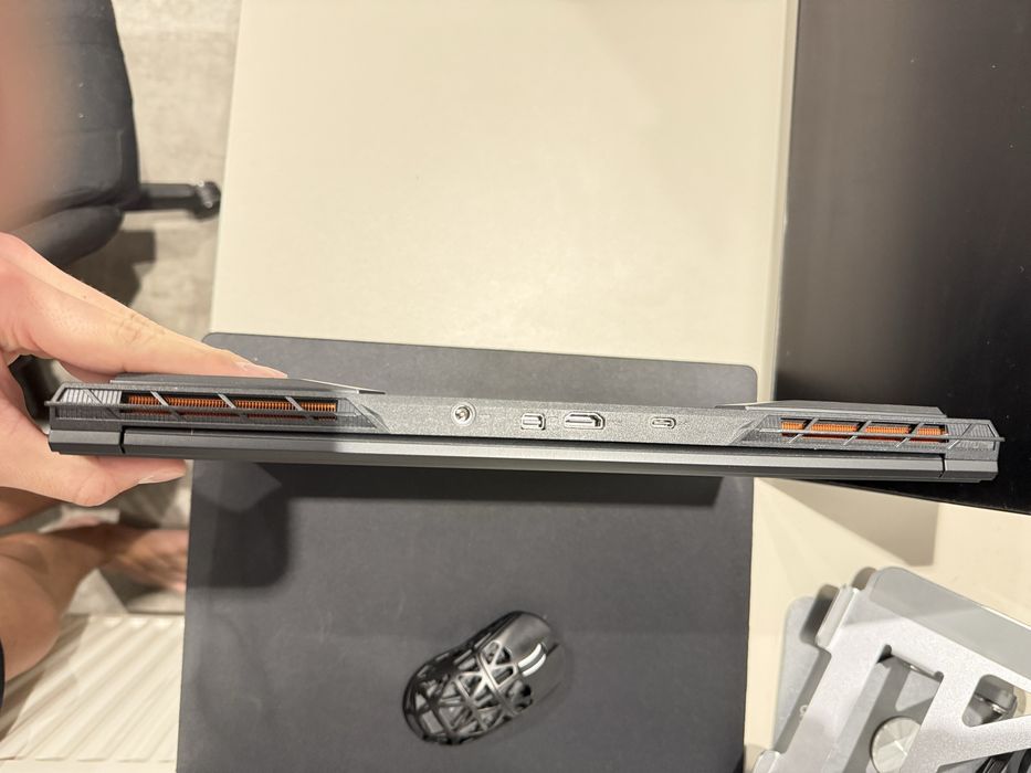 Gygabite g6 kf.