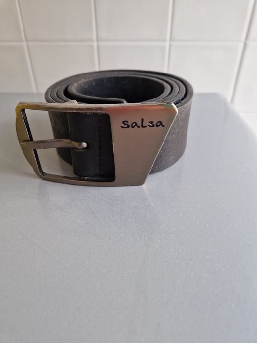 Cinto em cabedal da SALSA. 112 x 4 cm