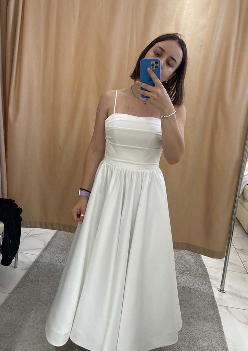 Атласна біла сукня. 36 р.