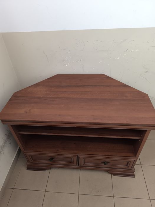 Stolik pod TV narożny