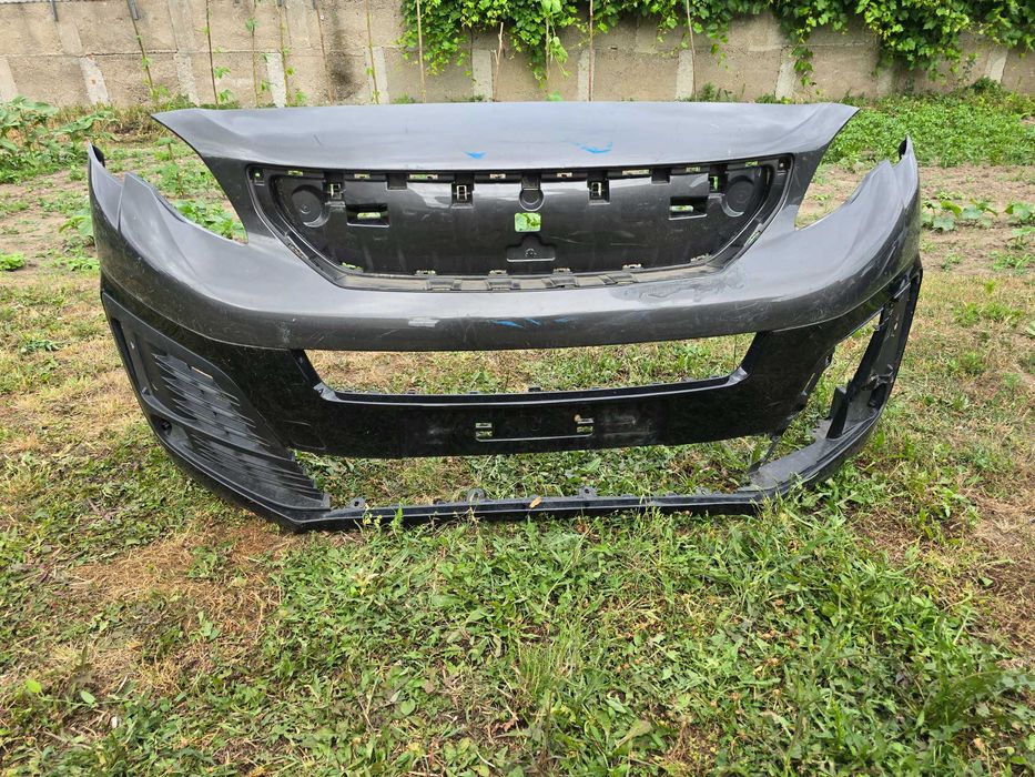 zderzak przód Peugeot Traveller