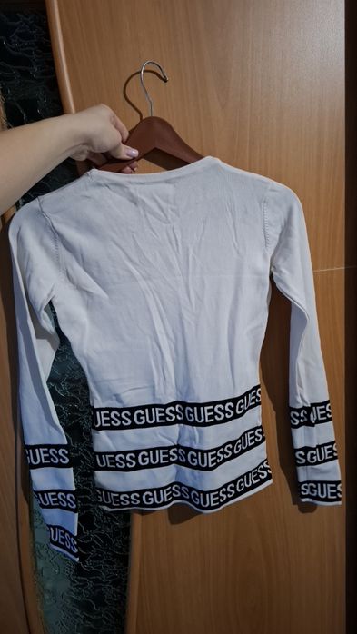 Білий лонгслів GUESS