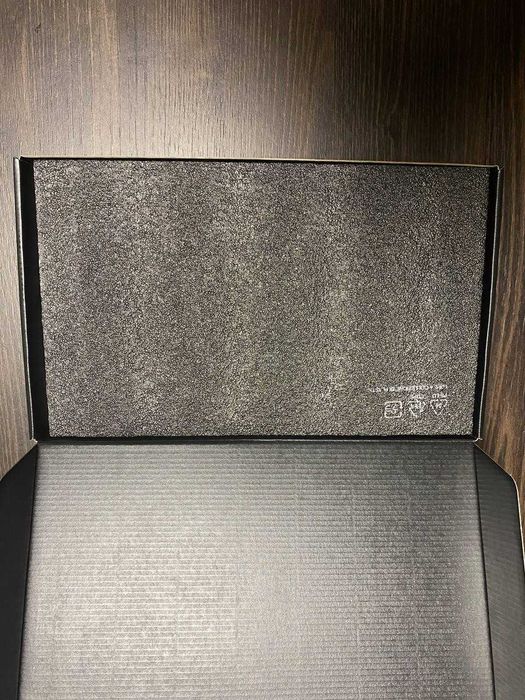 Игровая видеокарта Asus AMD Radeon RX560 4 ГБ в идеальном состоянии