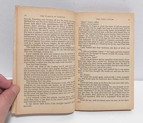 Livro - The Plague of Silence (edição inglesa)