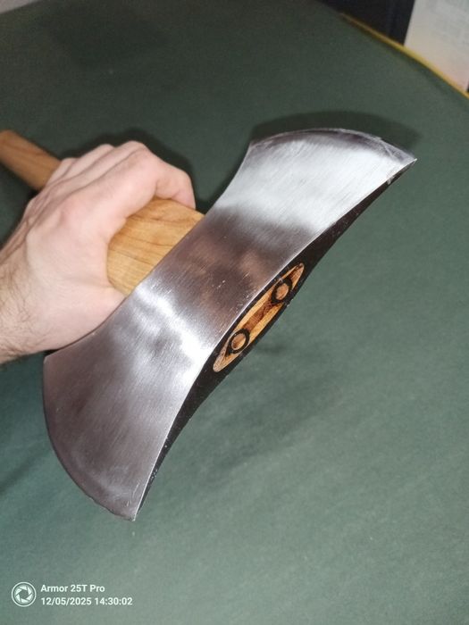 Siekiera podwójna dwustronna dwuostrzowa