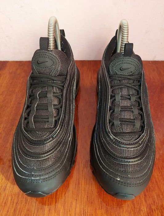 Кросівки фірми nike air max 97 оригінал 

Розмір по бірці:
Us 5.5 Y