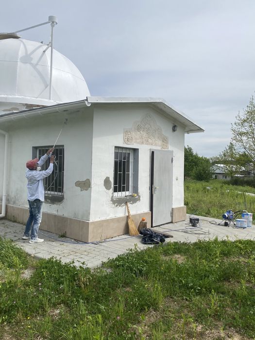 Професійна мийка та фарбування дахів ,фасадів,парканів,бруківки та інш