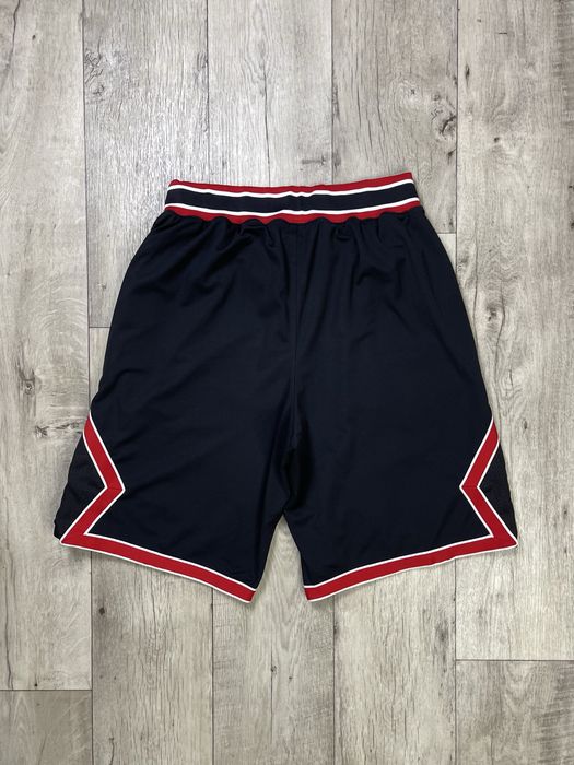 Adidas шорты XL размер баскетбольные черные с принтом