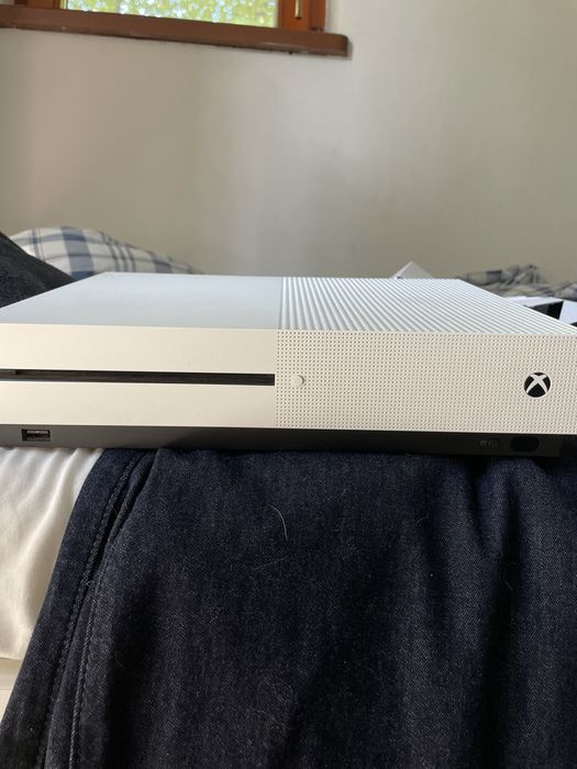 Xbox one S 500 GB