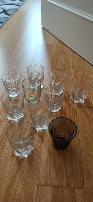 Conjunto de  dez copos de vidro