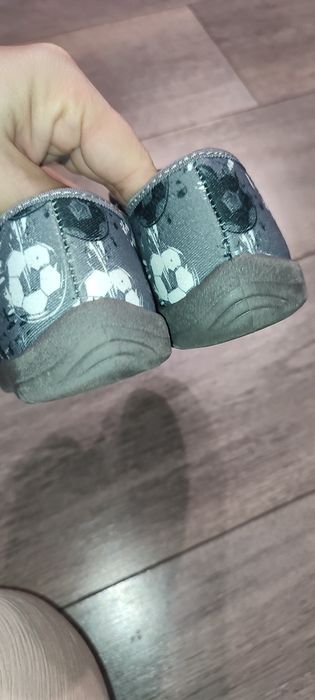 Kapcie nowe Kornecki 32