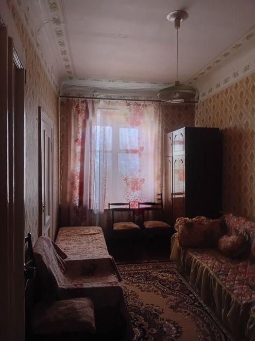 Продам 3 комн. Квартиру 70 м2 2 эт.2эт.дома 19000уе