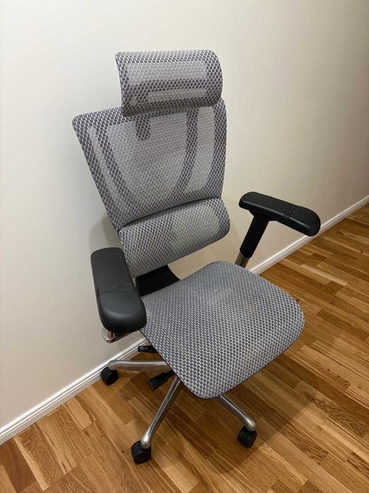 Ergonomiczny fotel biurowy