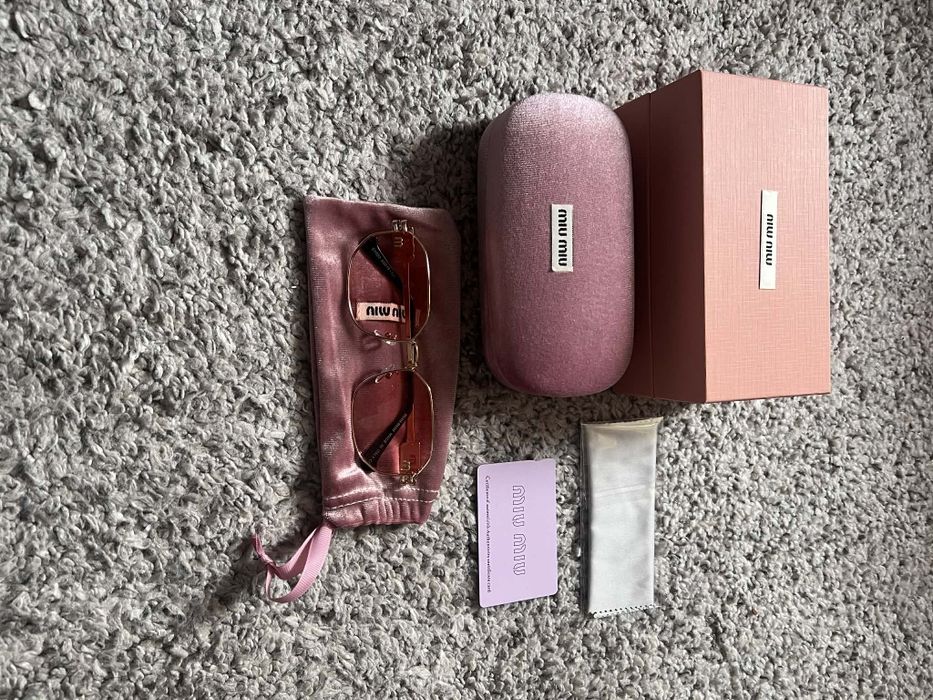 Różowe okulary miu miu