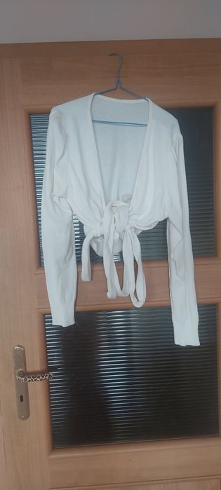 Sweter laurella wiazany kardigan krotki bolerko