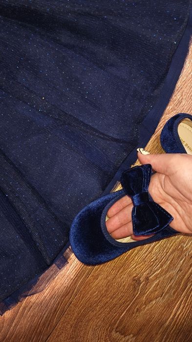 Продам 2 платтячка + туфлі