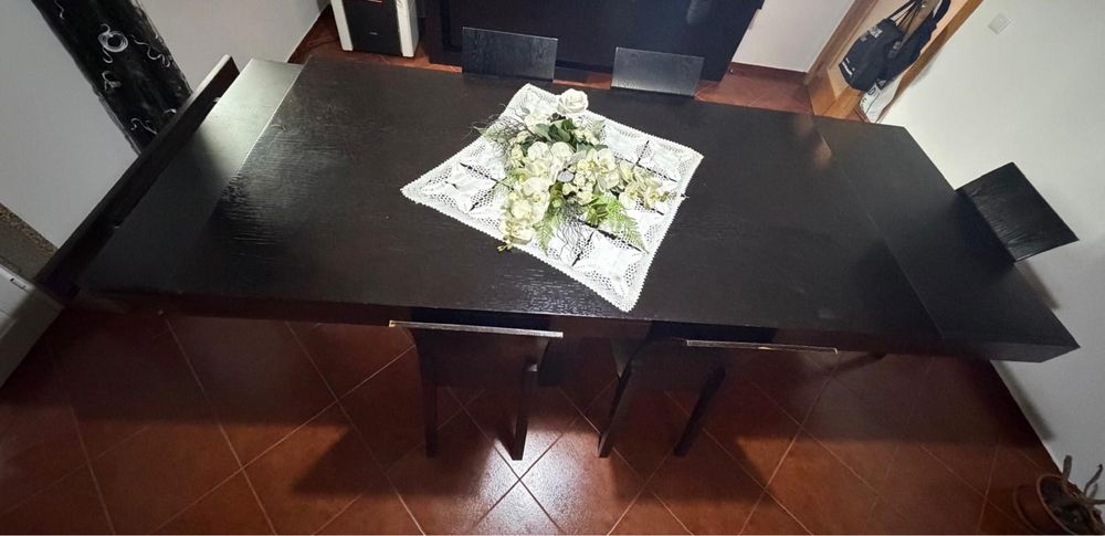 Conjunto Aparador e Mesa de estar/jantar