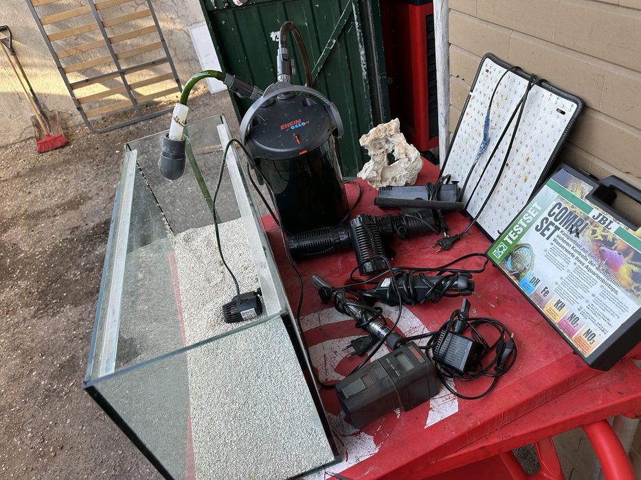 Aquario, filtros, mala testes jbl, Luz , termoestato  rochas   Alimentador  wavemaker