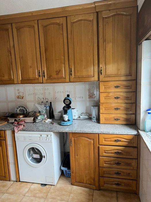 Cozinha em castanho maciço