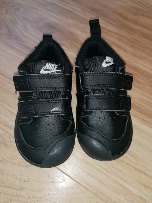 Buciki dziecięce Nike 22 rozm.jak nowe