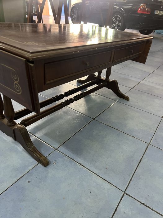 Mesa de sala pequena