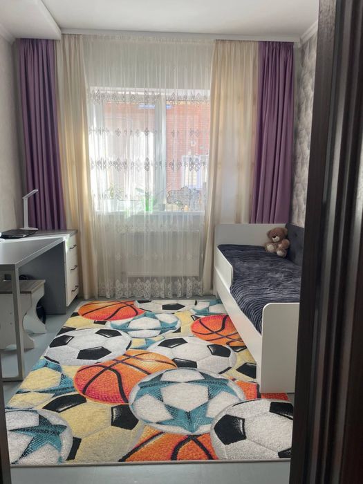 2поверхова квартира біля Епіцентру