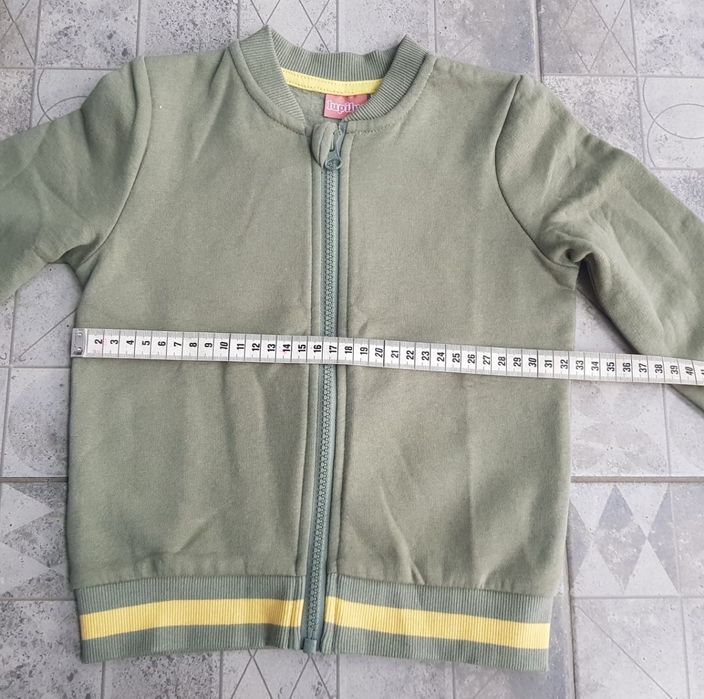 Тепла кофта 104 розміру