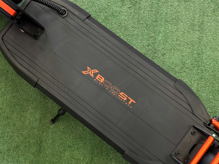 Xboost 001 800W 45 км/год. Потужний електросамокат для міста