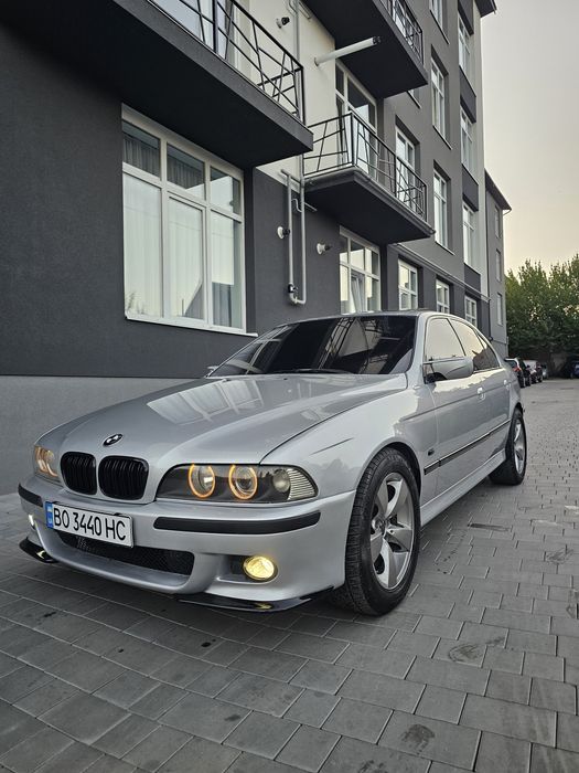 продам е 39 м 57 2002 рік