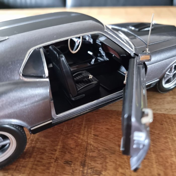 Ford Mustang 70 Highway 61 1:18