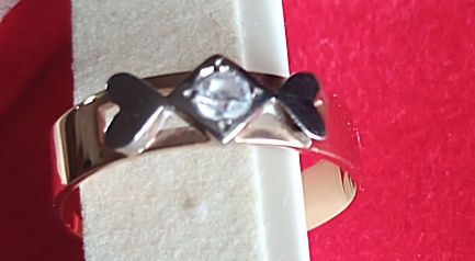 Кольцо золотое с камнем женское времён СССР