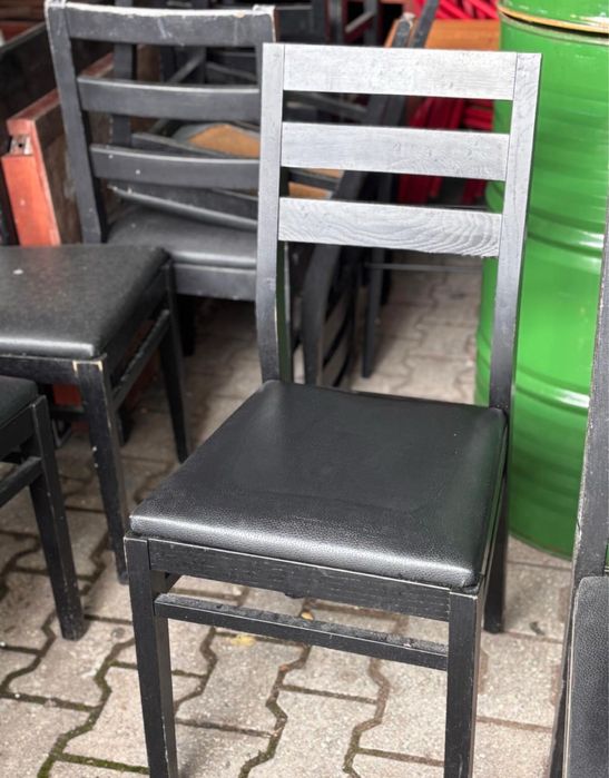 Cadeiras estofadas couro