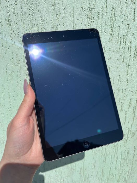 Планшет iPad Mini 16gb A1432  WiFi