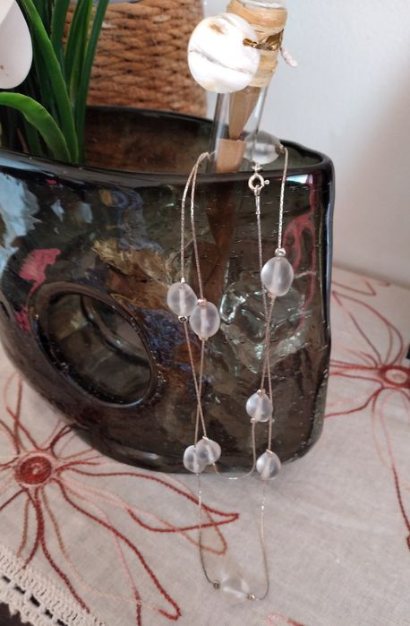 Colar de prata com peças de cristal de quartzo