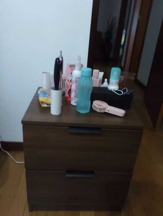 Mesinha com 2 gavetas