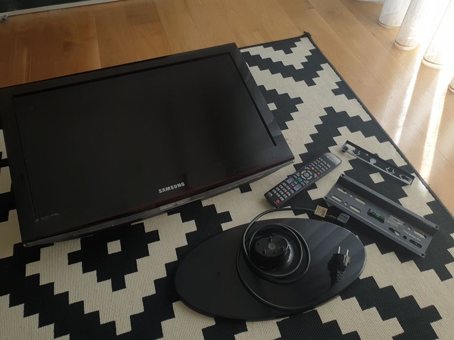 Tv Samsung + suporte de parede