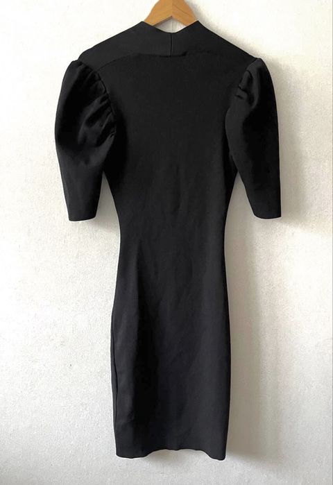 Елегантне чорне плаття zara