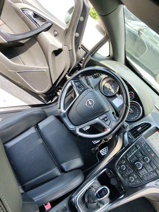 Samochód Opel Astra J OPC