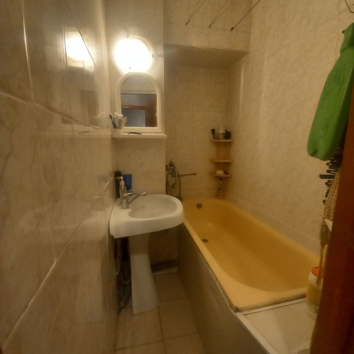 Продам 3х.кімн.квартира 63м. 4/5 м.Мерефа 27тис.