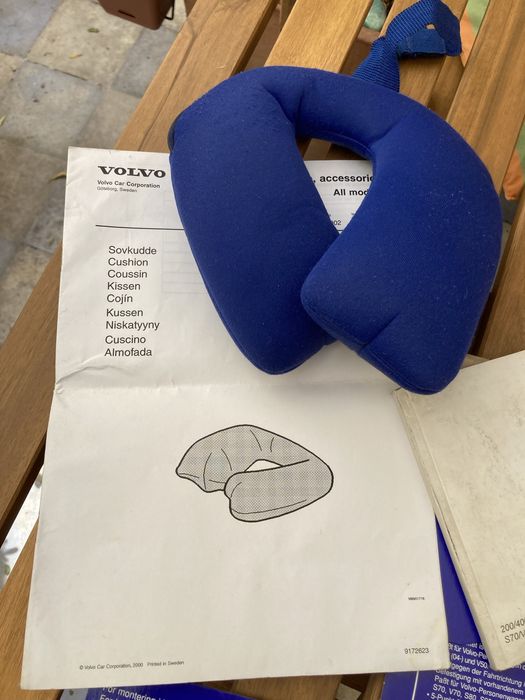 Cadeira de criança + espelho e almofada da marca Volvo